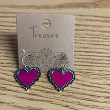 Load image into Gallery viewer, Small Heart Earrings 1877280