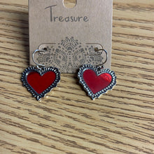 Load image into Gallery viewer, Small Heart Earrings 1877280
