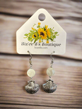 Load image into Gallery viewer, Pearl and Silvertone Sea Earrings OE2140-2145-2142-ASMOP