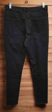 Load image into Gallery viewer, Black Distressed Jean With 5-Pocket SH786061-2