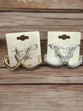 Load image into Gallery viewer, Heart Shaped Hoop Earrings