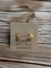 Load image into Gallery viewer, Small Loop Earrings