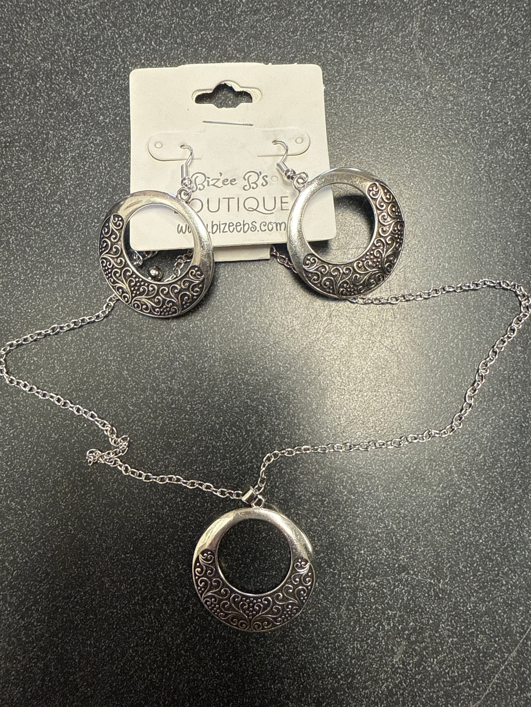 Antique Silver Round Necklace Set