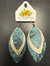 Load image into Gallery viewer, Layered Feather Earrings