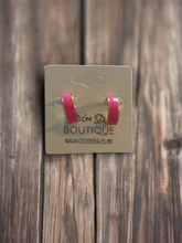 Load image into Gallery viewer, Small Loop Earrings
