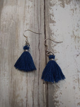 Load image into Gallery viewer, Small Tassel Ear Rings