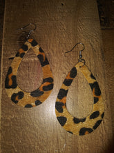 Load image into Gallery viewer, Leopard Cut Out Teardrop Earrings