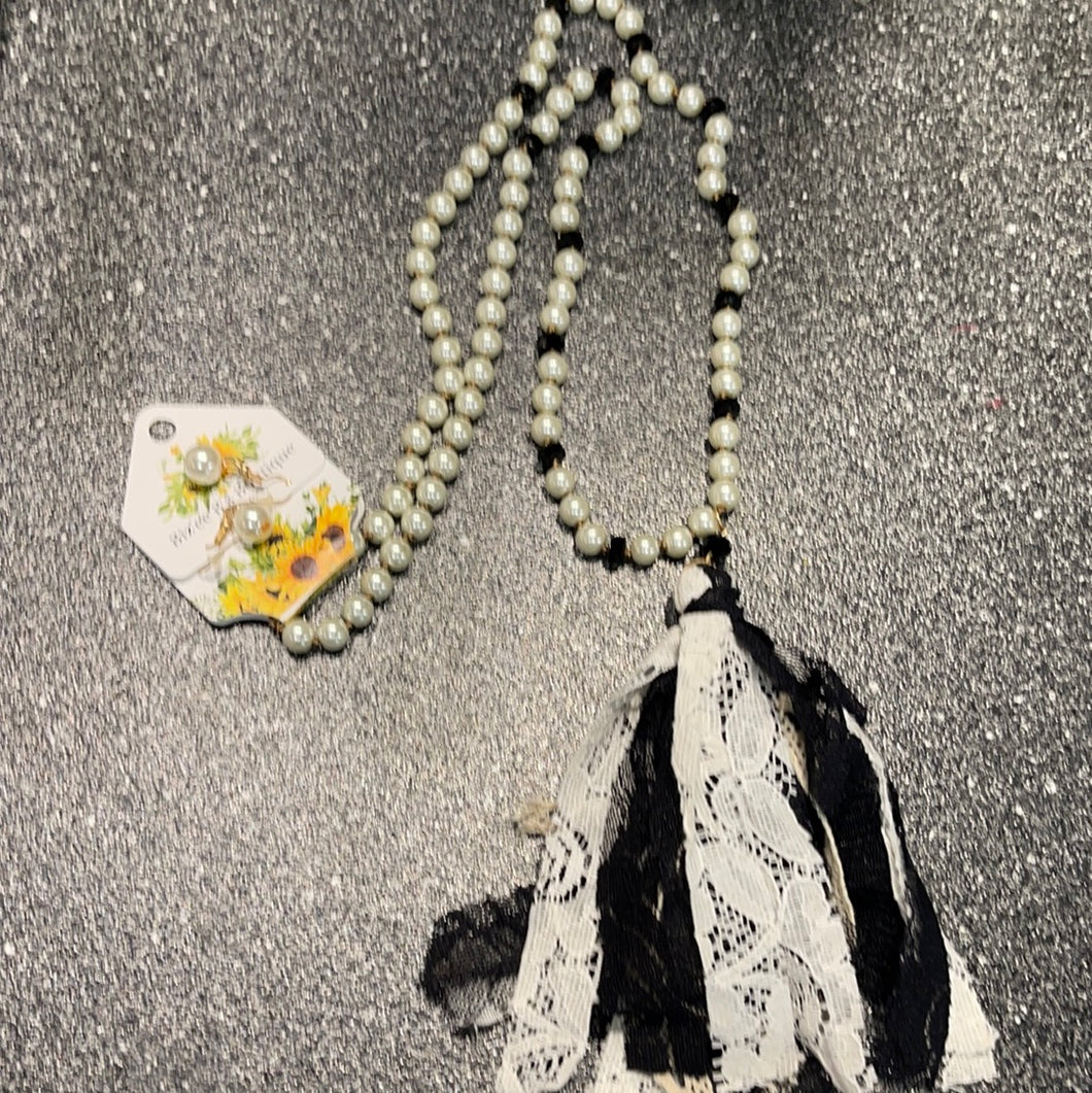 Pearl & Crystal Tassel Necklace Black 72345