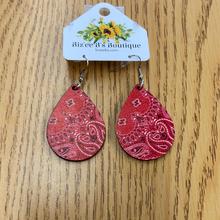 Load image into Gallery viewer, Wooden Earrings 1277340