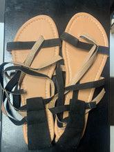 Load image into Gallery viewer, Crisscrossed Strap Sandals